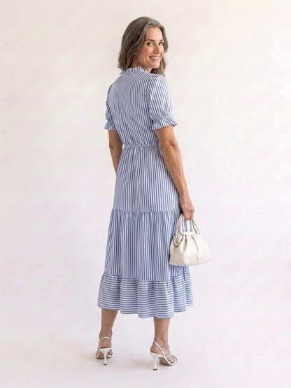 Dakota | Kurzärmeliges gestreiftes Stufen-Midikleid